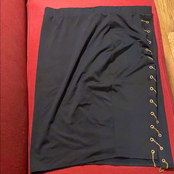Forever 21 Black Pencil Skirt w Chain - Picture 1 of 1